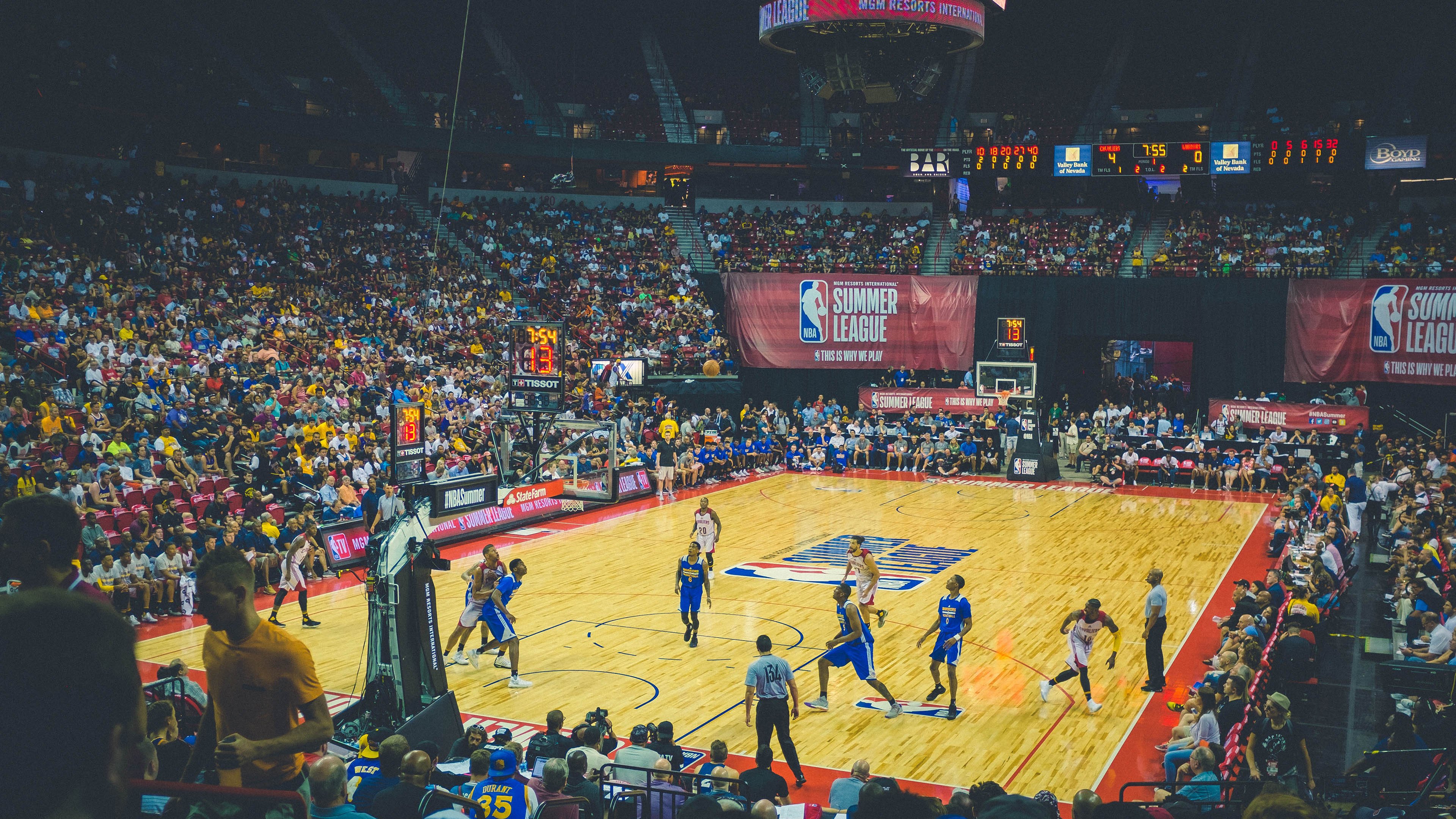 开云体育中国官网-恩比德式绝杀上演 吉林队险胜青岛队上演逆鳞之战